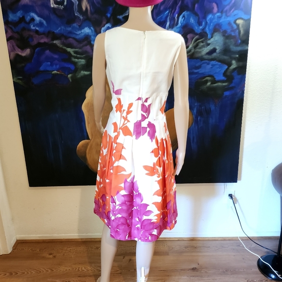 Colorful sleeveless pleated dress - Picture 7 of 13